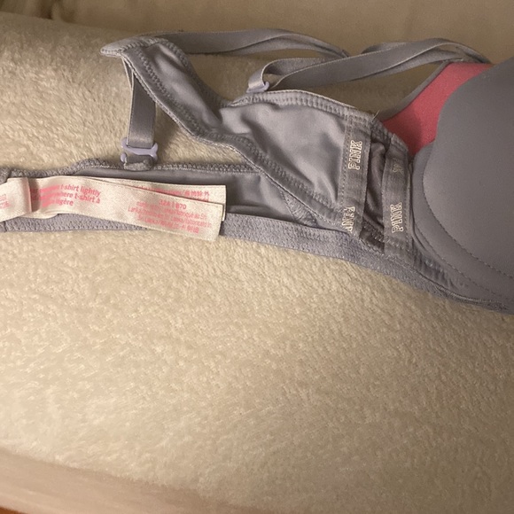 Victoria Secret pink bra size 32A - Picture 3 of 3